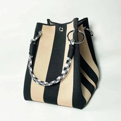 👜✨ LIMITED-TIME 50% KORTING! Stop met het slepen van saaie tassen! Deze handgemaakte boho bucket bag met 8+ kleuren is licht, uniek, en maakt élke zomeroutfit af.
