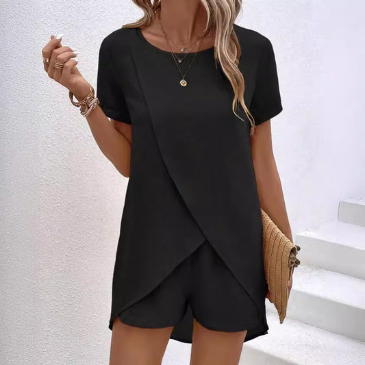 📢📢 50% KORTING !! ⏰ Tweedelig setje voor dames: top en short in effen kleur met onregelmatige vorm