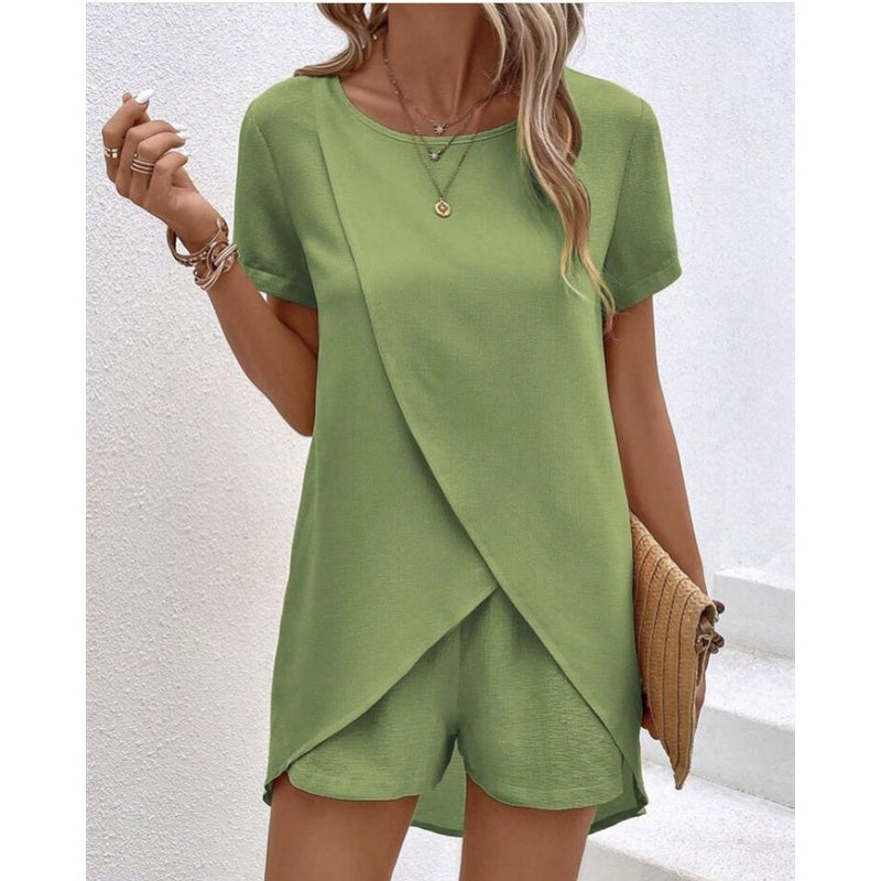 📢📢 50% KORTING !! ⏰ Tweedelig setje voor dames: top en short in effen kleur met onregelmatige vorm