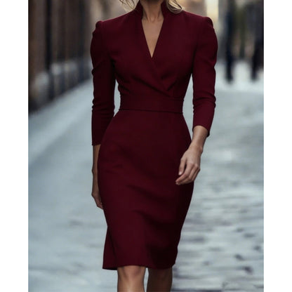Elegante bodycon jurk met opstaande kraag en V-hals